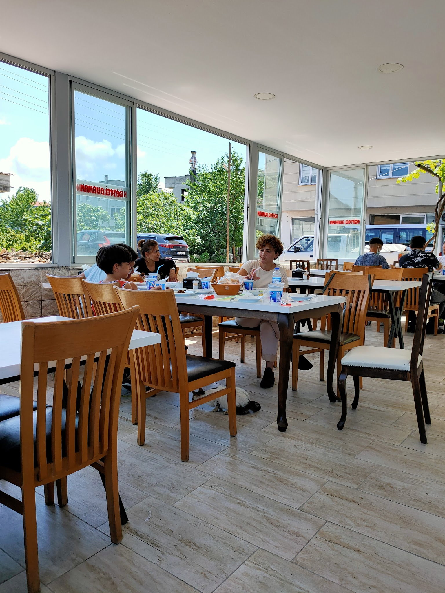 Yalıköy Köftecisi Burhan Ay