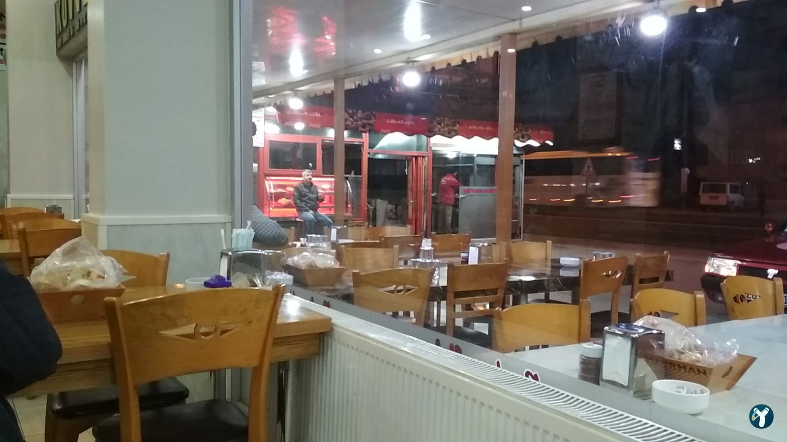 Yalıköy Köftecisi Burhan Ay