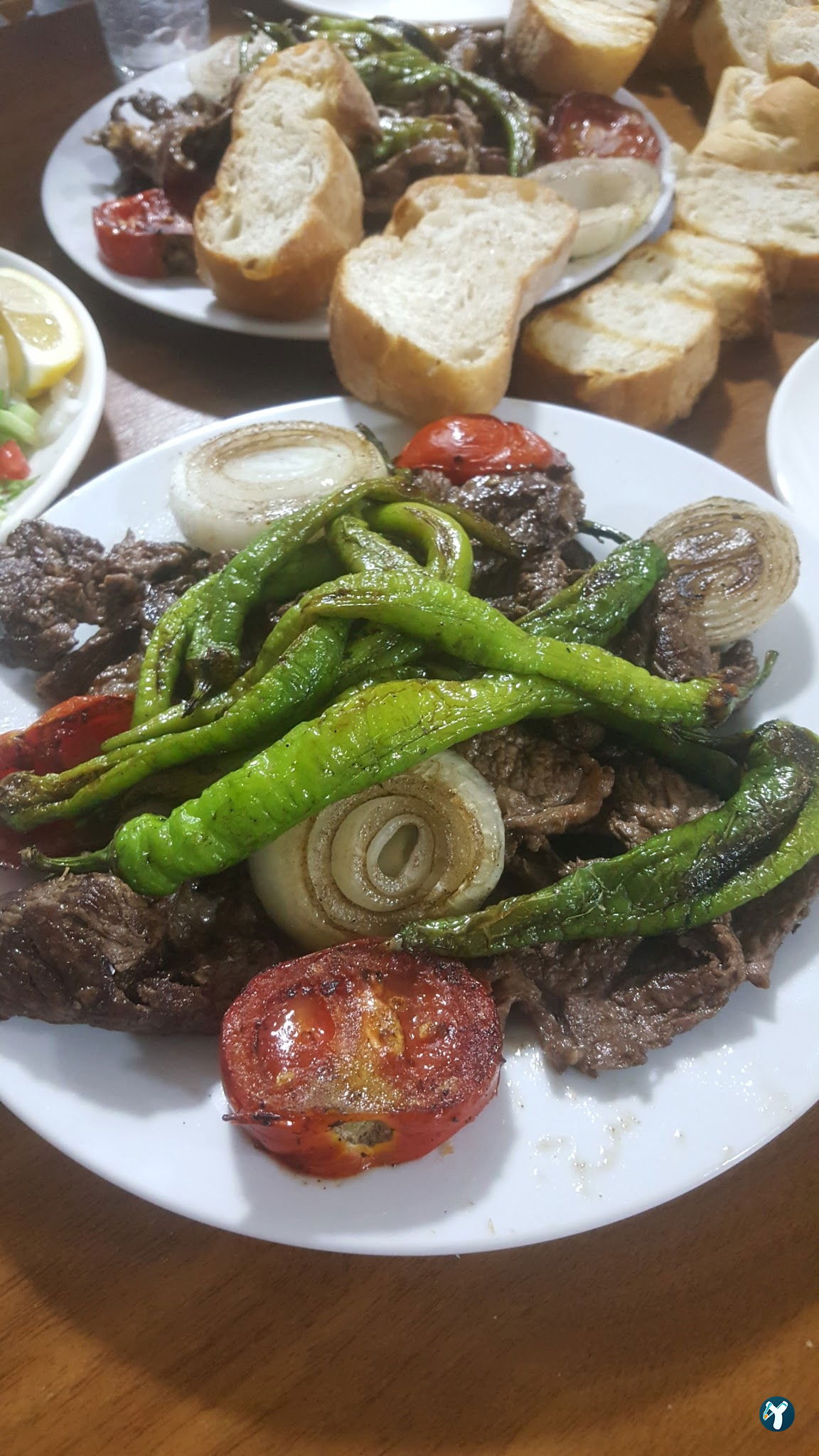 Yalıköy Köftecisi Burhan Ay