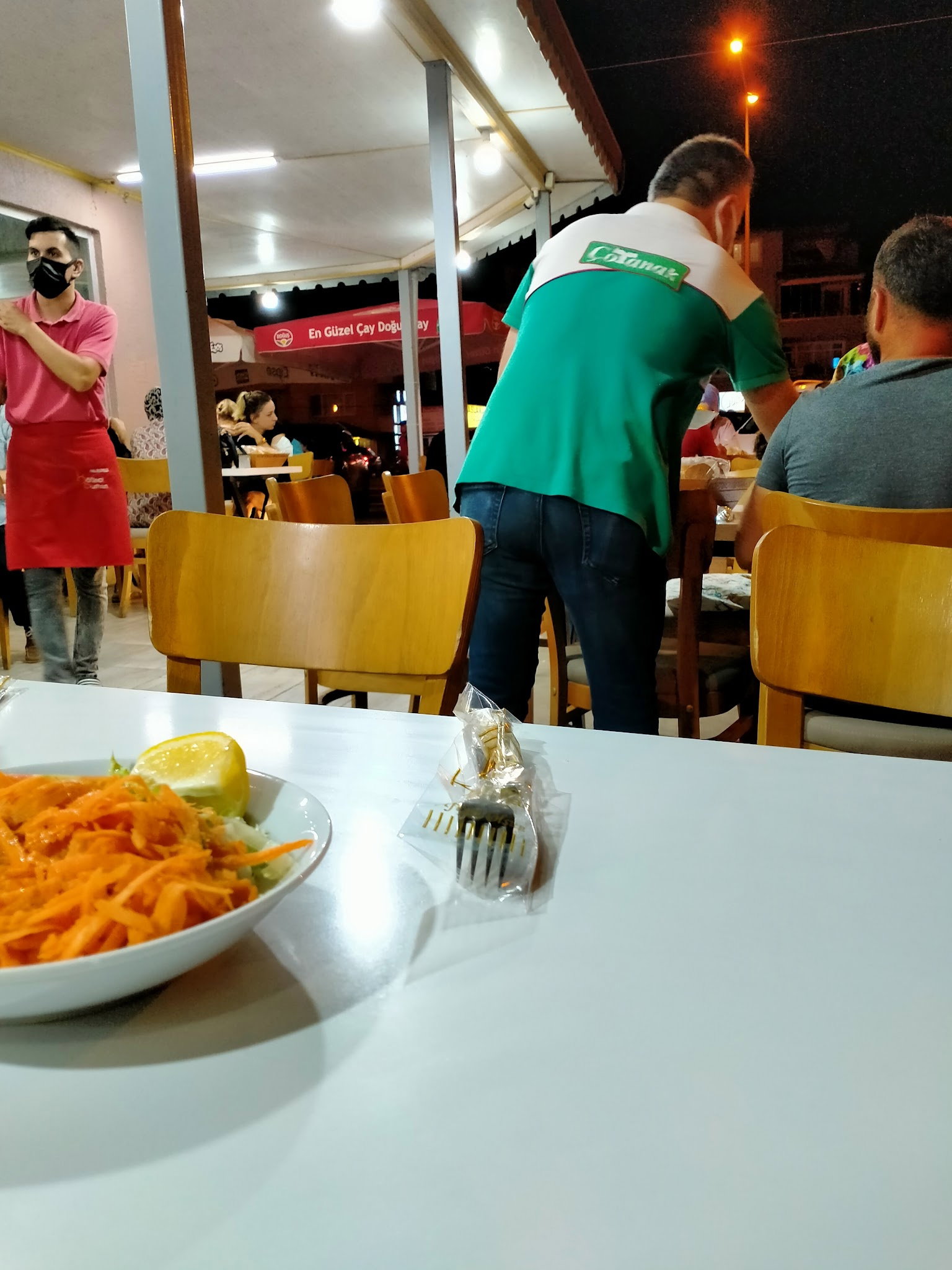 Yalıköy Köftecisi Burhan Ay