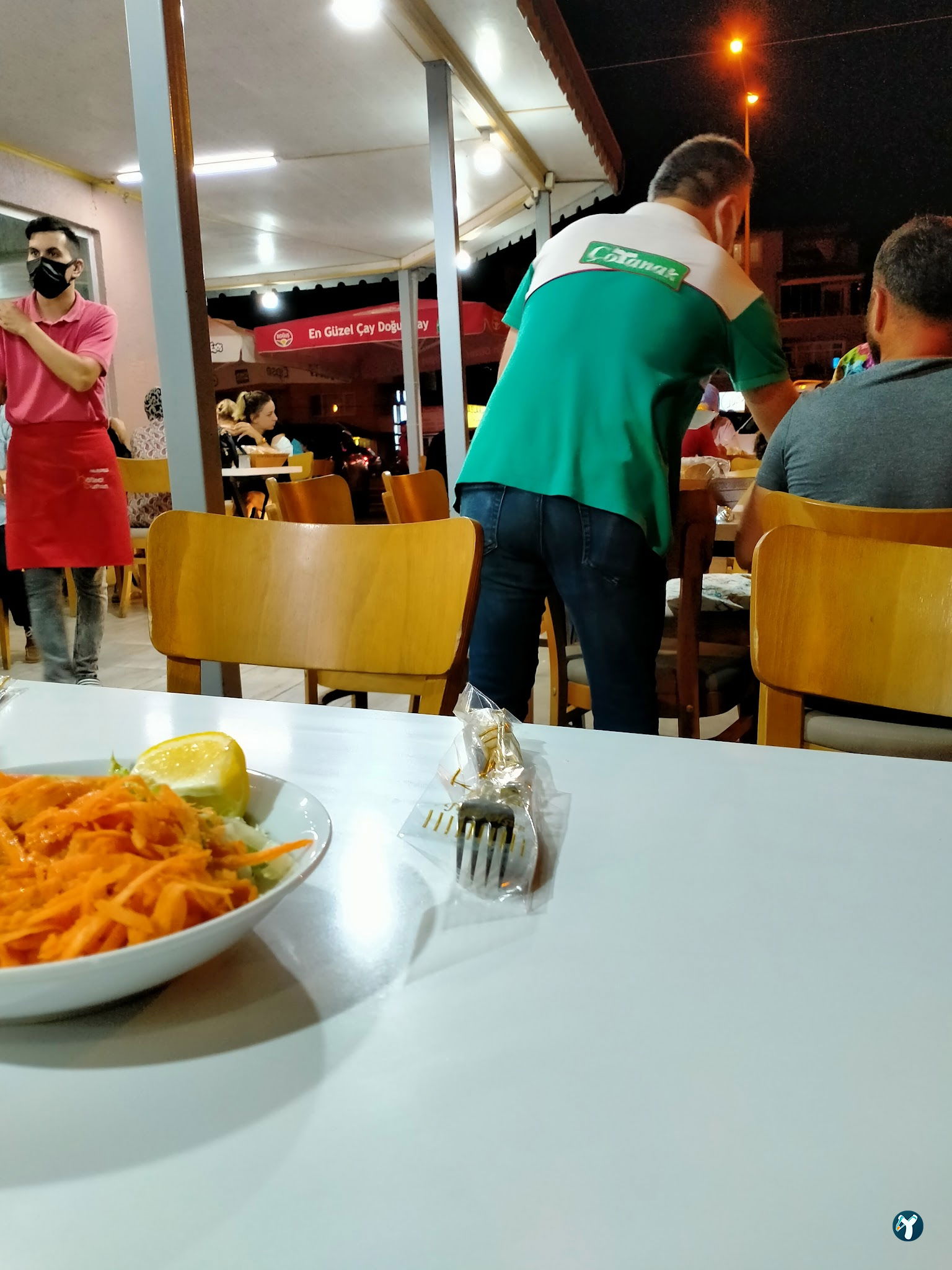 Yalıköy Köftecisi Burhan Ay