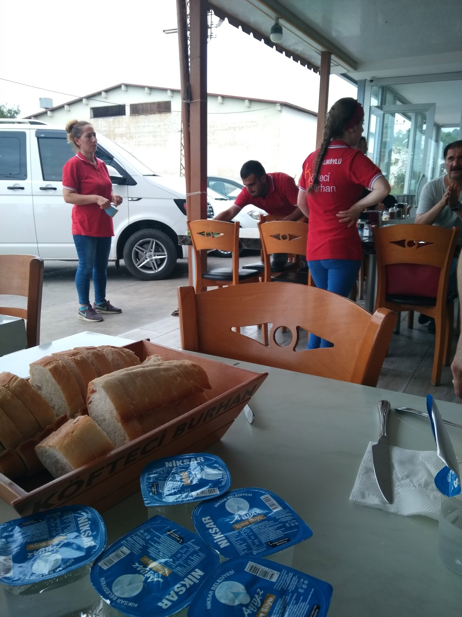 Yalıköy Köftecisi Burhan Ay