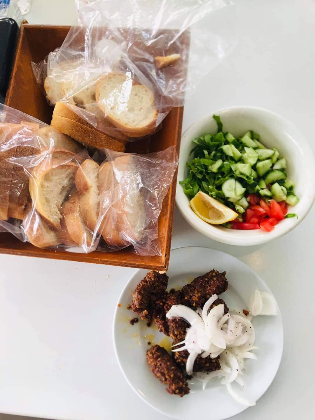 Yalıköy Köftecisi Burhan Ay