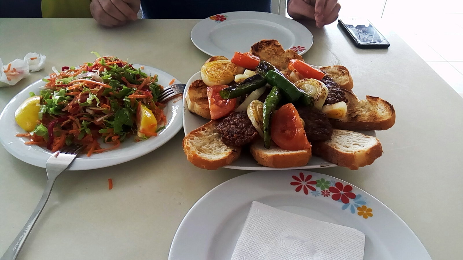 Yalıköy Köftecisi Burhan Ay