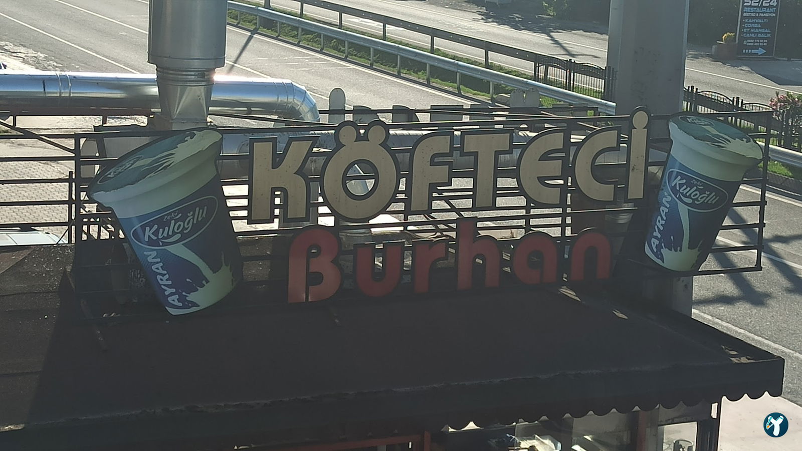 Yalıköy Köftecisi Burhan Ay