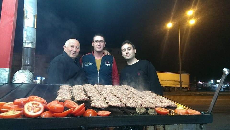 Yalıköy Köftecisi Burhan Ay