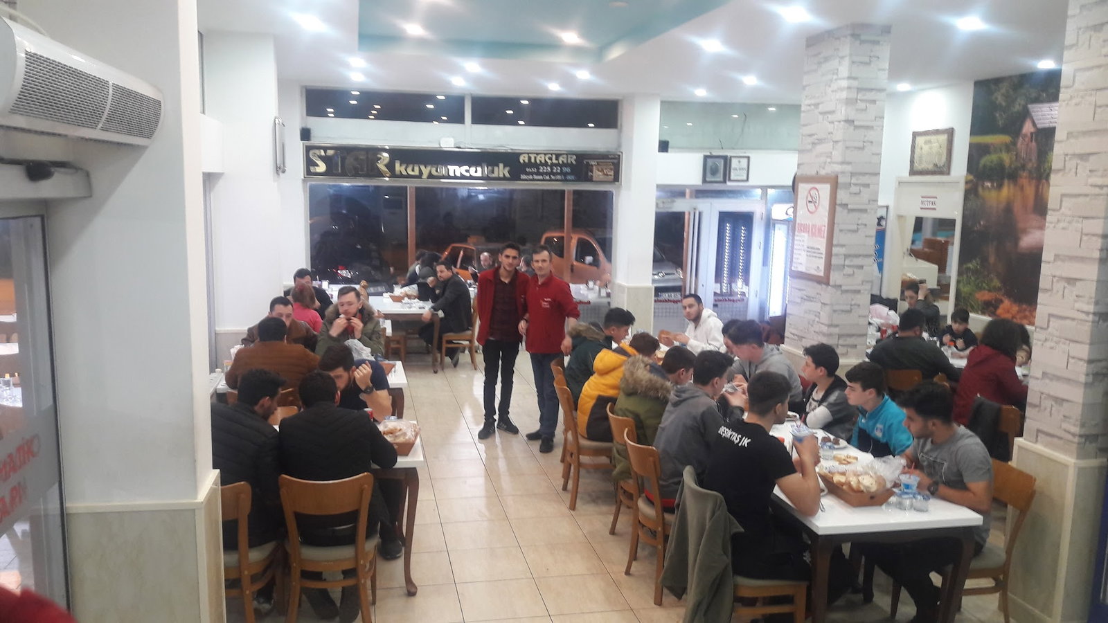 Yalıköy Köftecisi Burhan Ay