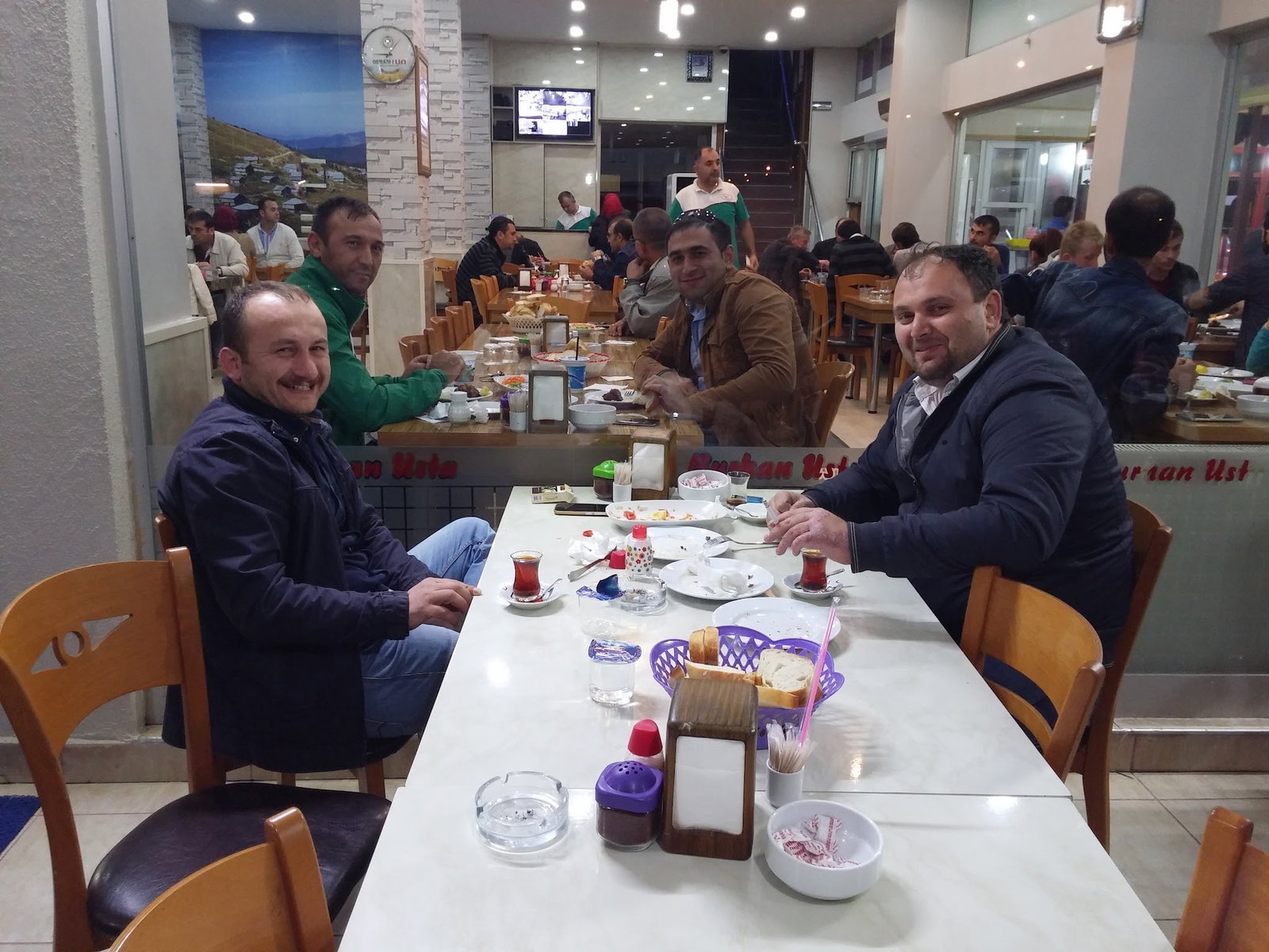 Yalıköy Köftecisi Burhan Ay