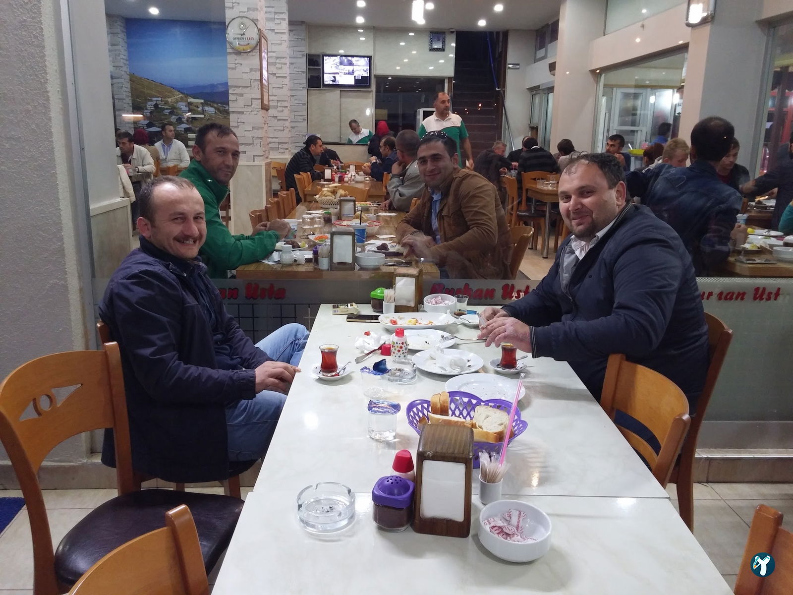 Yalıköy Köftecisi Burhan Ay