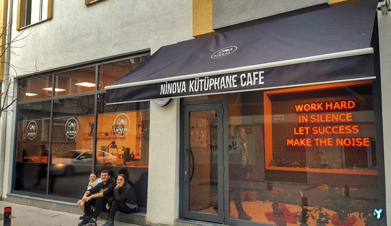 Ninova Kütüphane
