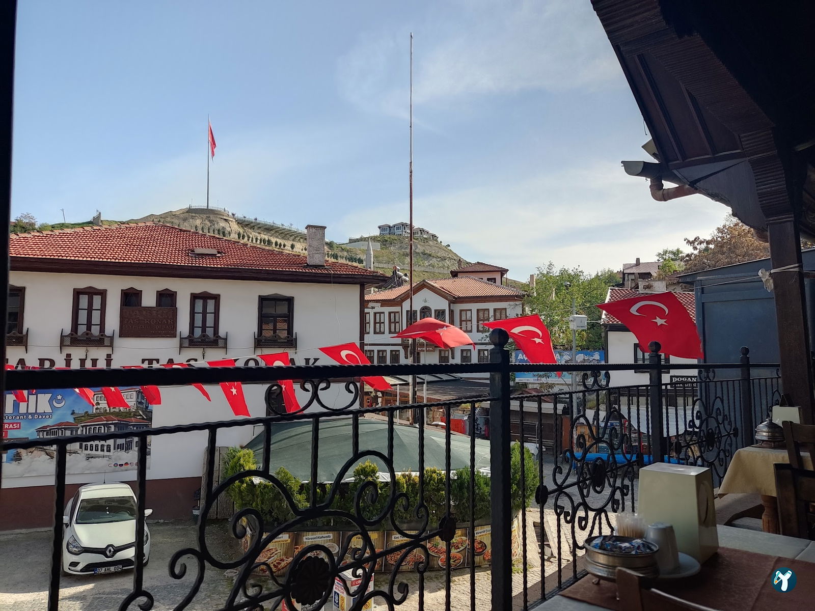 Tarihi Taş Mektep