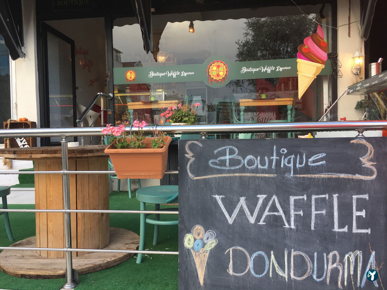 Boutique Cafe & Store