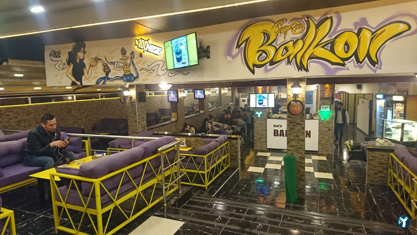 Cafe Balkon By Rt