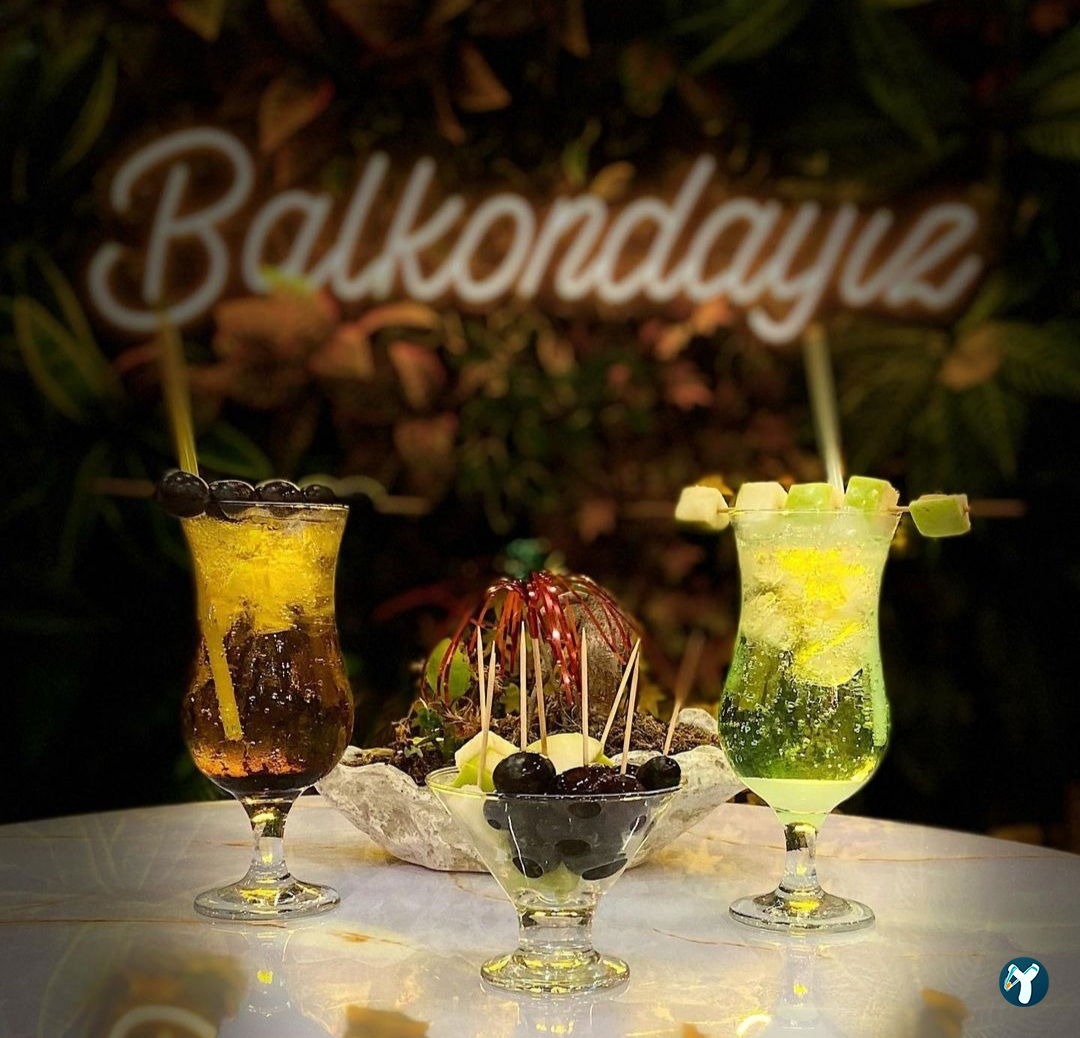 Cafe Balkon By Rt