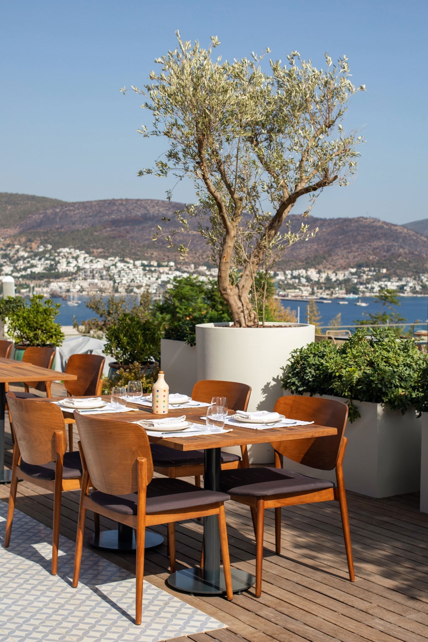 Isola Manzara Gardens