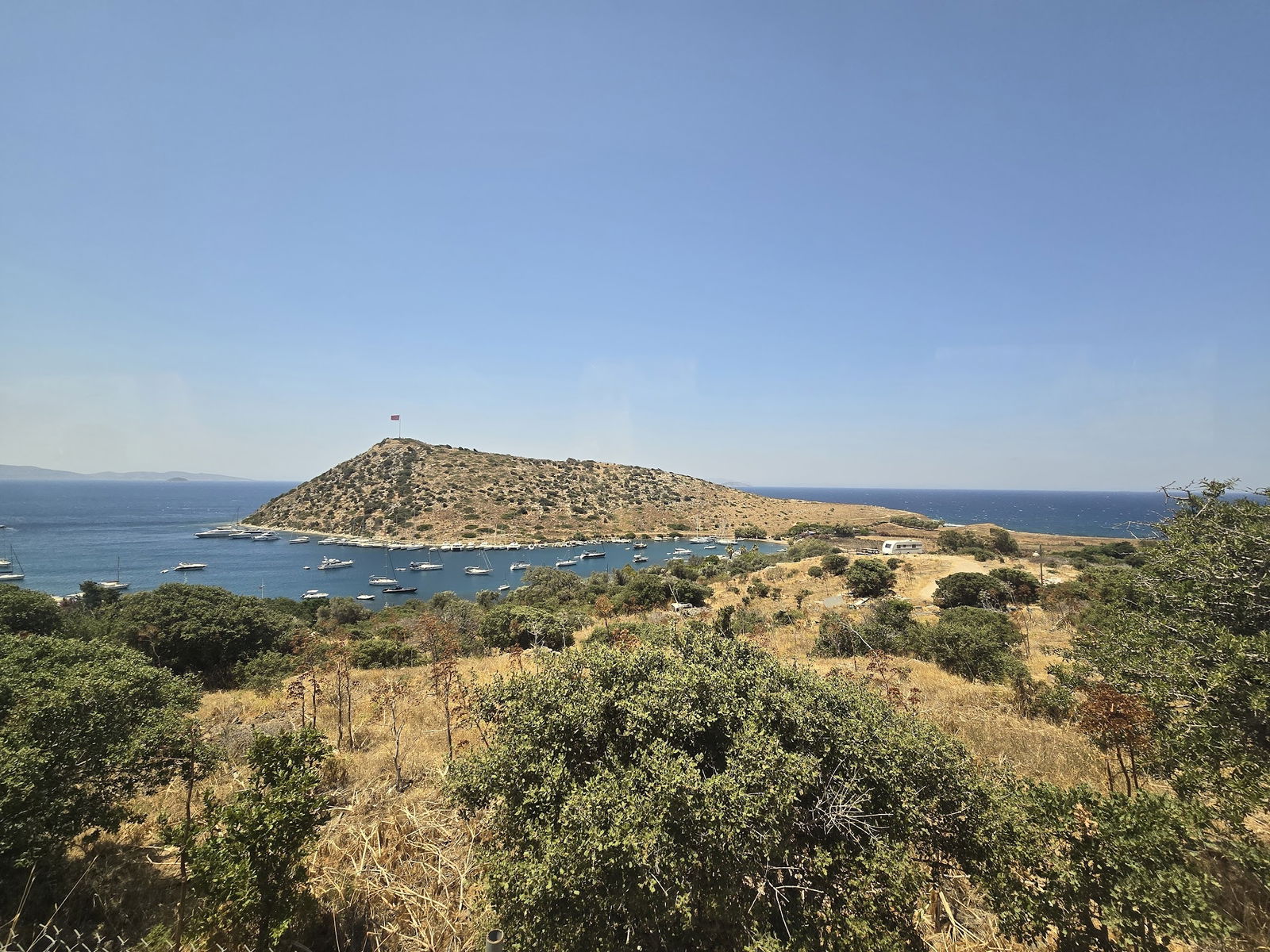 Isola Manzara Gardens