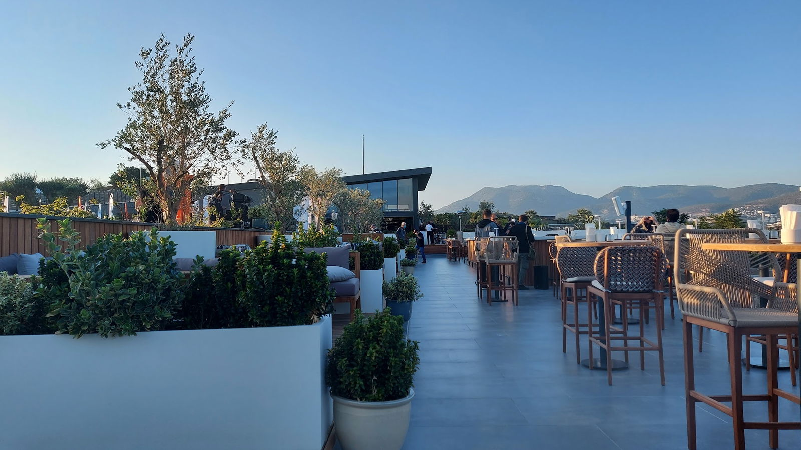 Isola Manzara Gardens