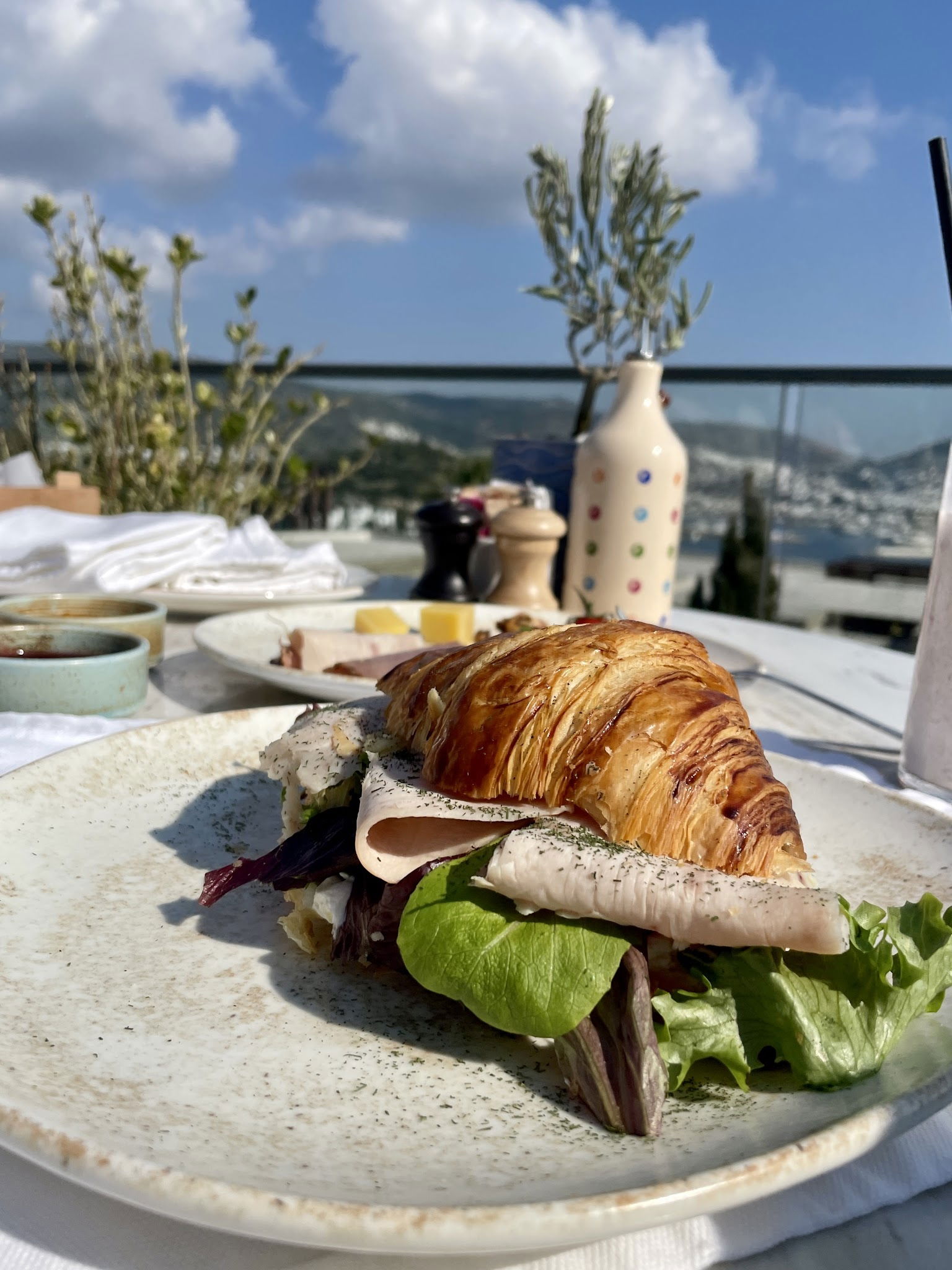 Isola Manzara Gardens