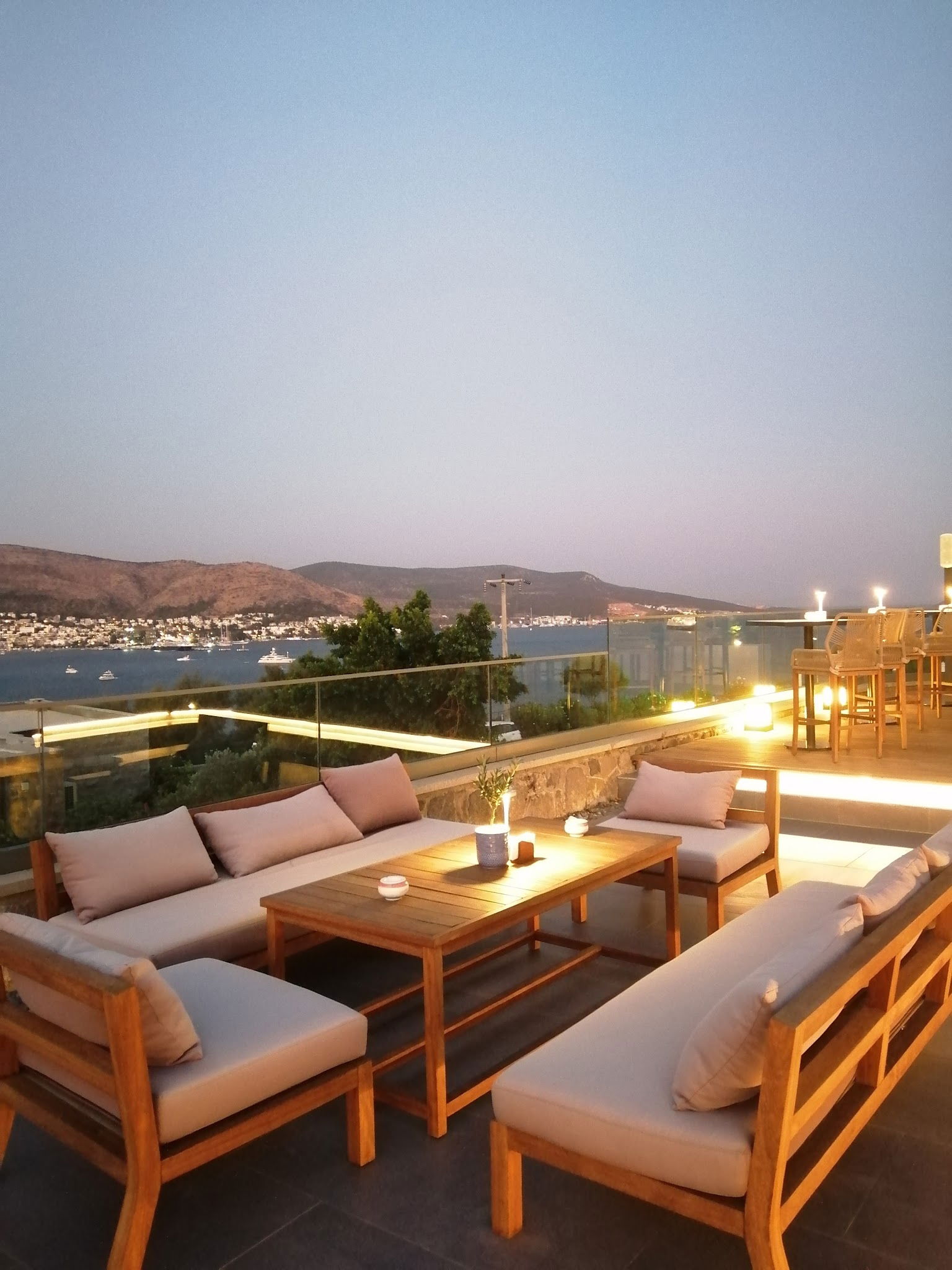 Isola Manzara Gardens