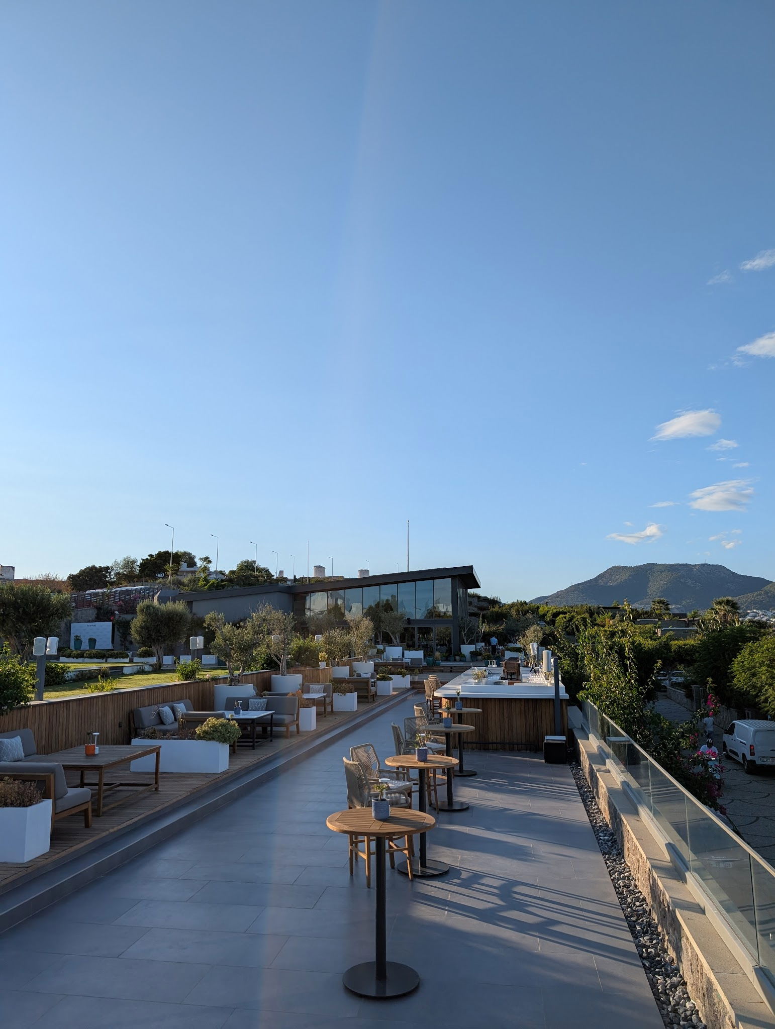 Isola Manzara Gardens