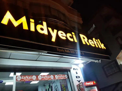Midyeci Refik & Çiğköfte resimleri
