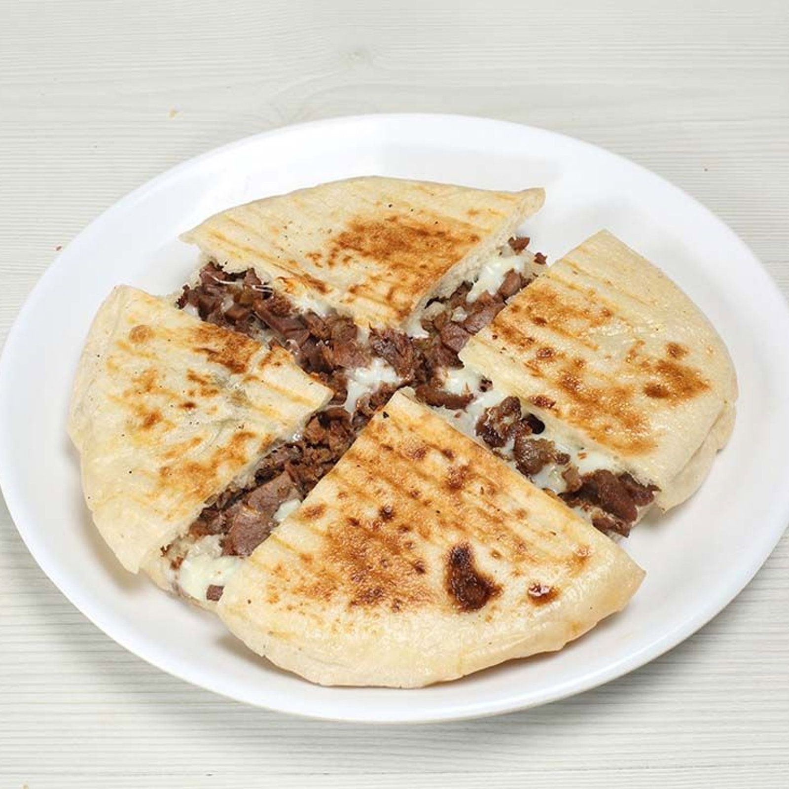 Kavurmalı Kaşarlı Bazlama Tost