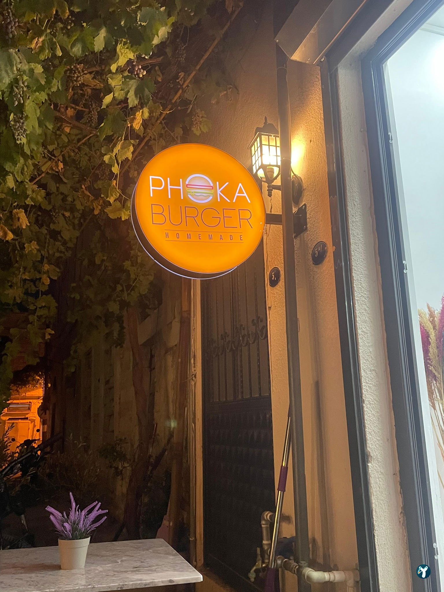 Phoka Burger