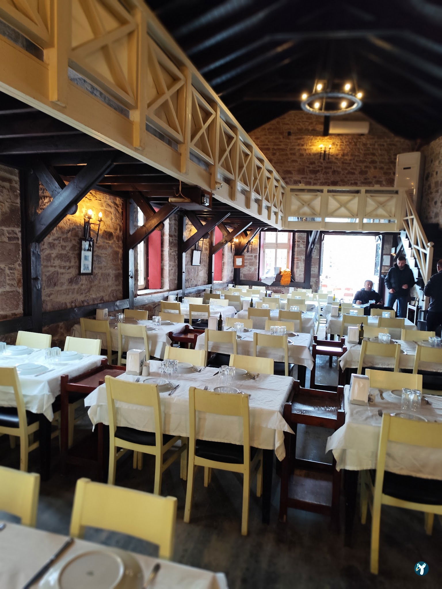 Moshos Taverna