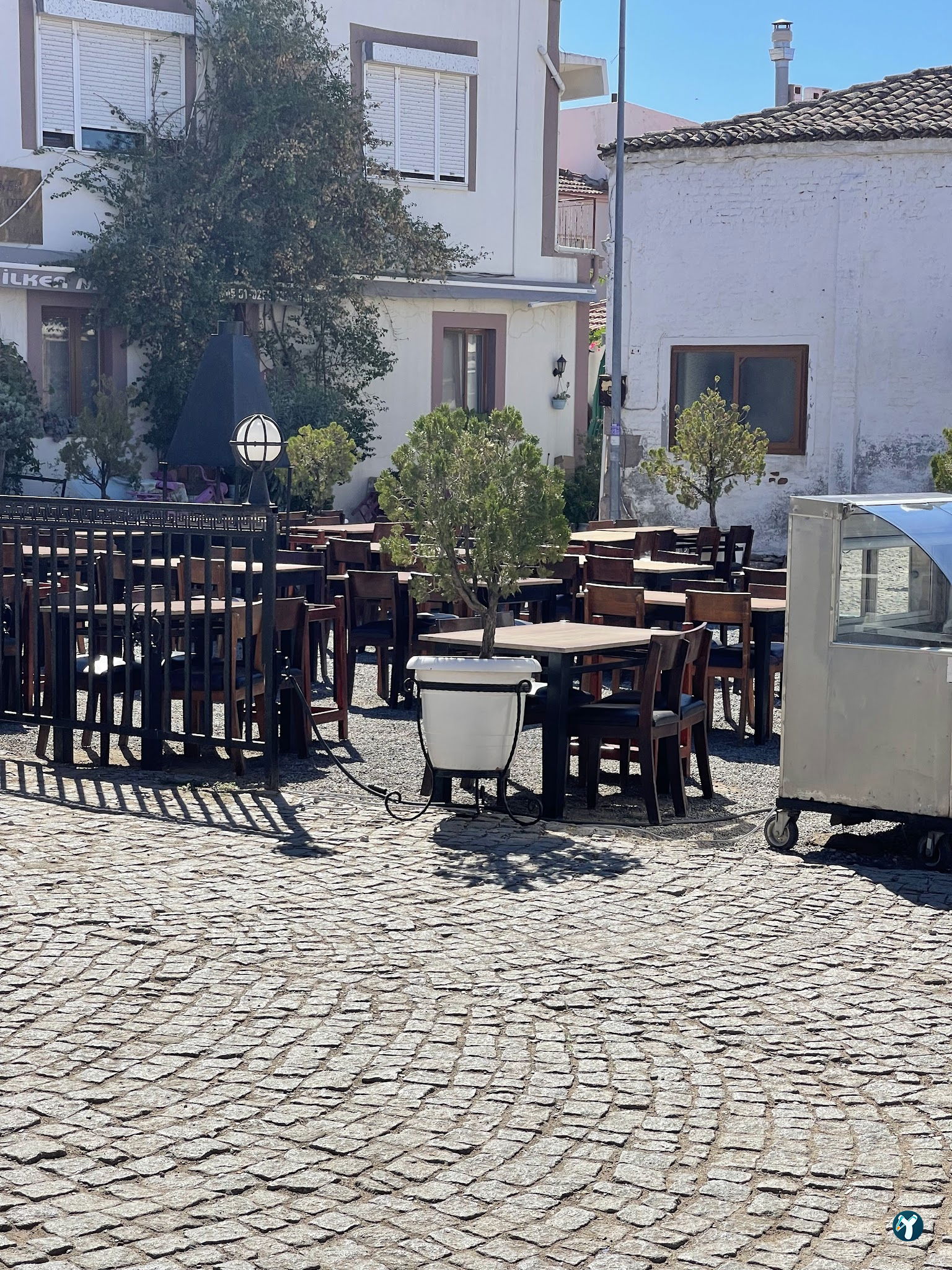Moshos Taverna