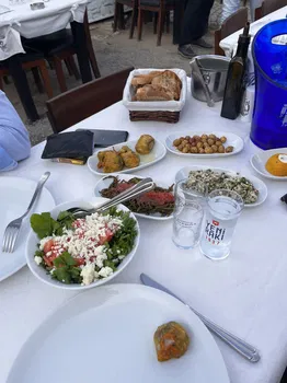 Moshos Taverna resimleri