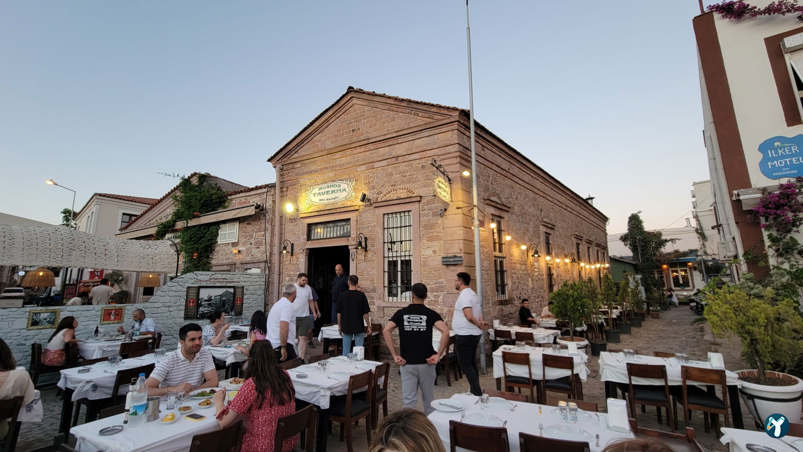 Moshos Taverna