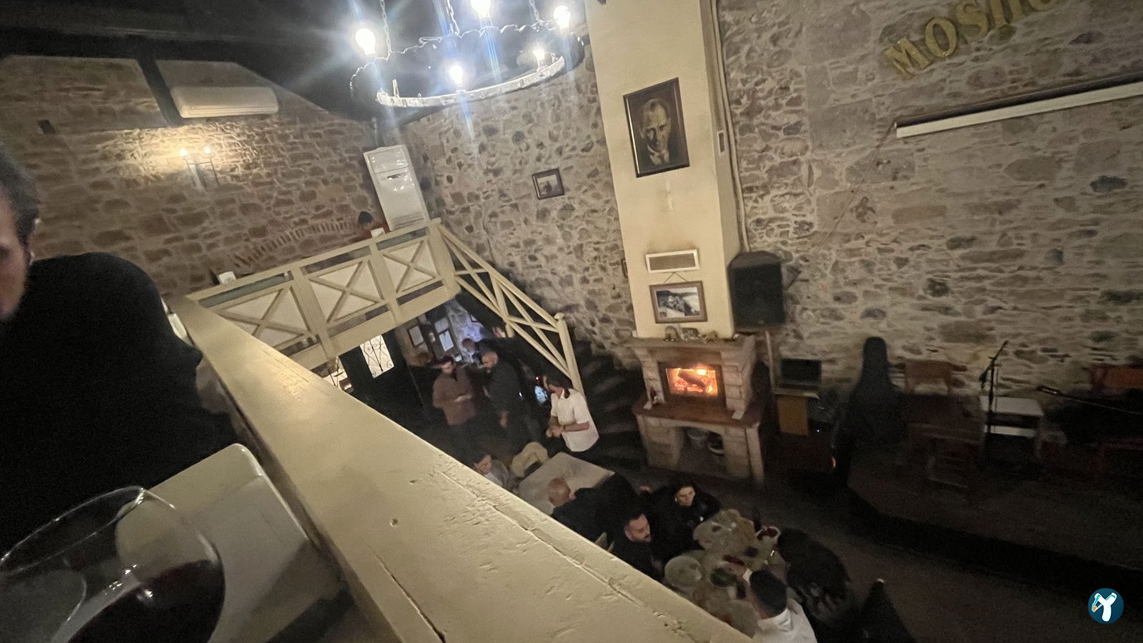 Moshos Taverna