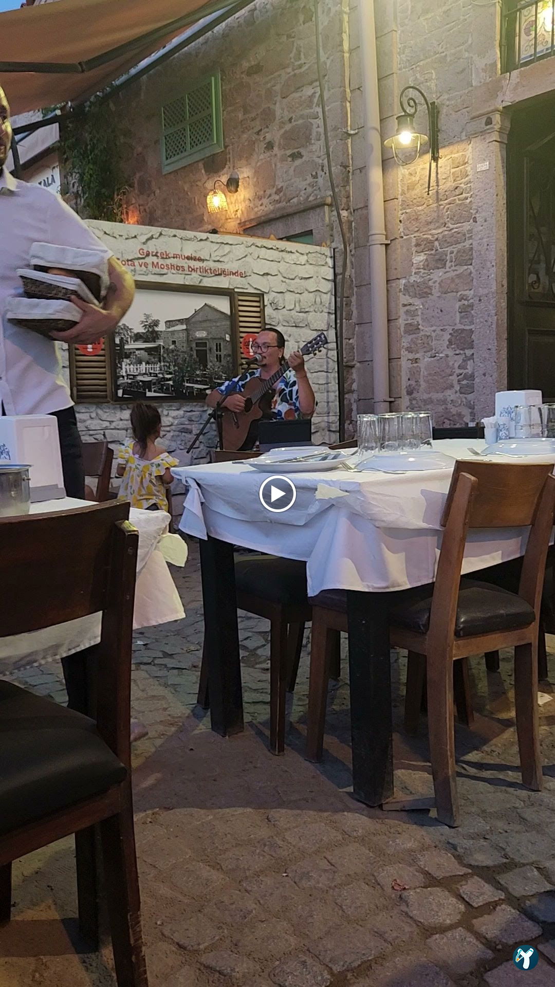 Moshos Taverna