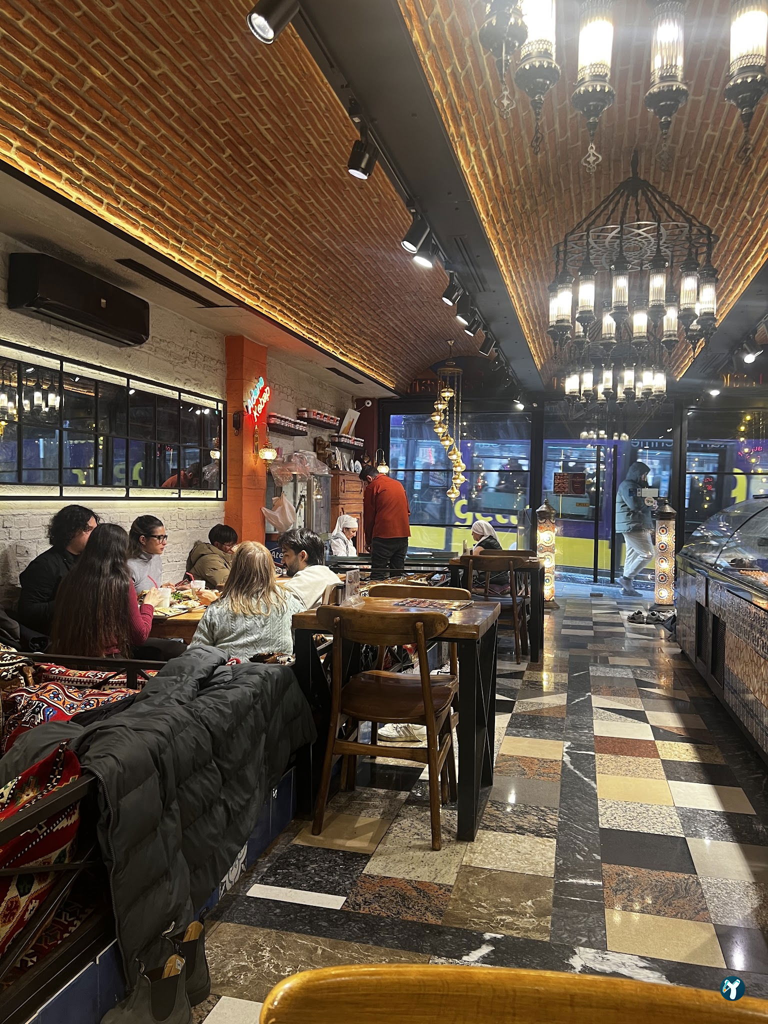 Sultan Mehmet Restaurant & Cafe