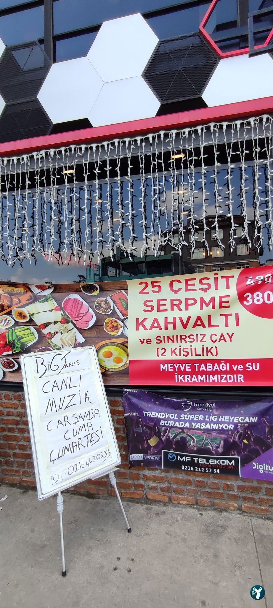 Bi̇g Terass Umrani̇ye