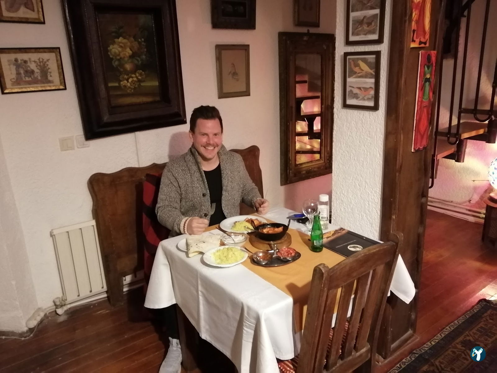Bombay Cottage İndian Restaurant