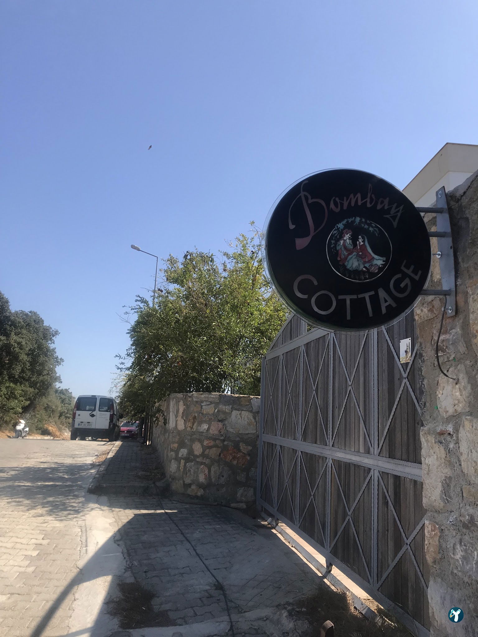 Bombay Cottage İndian Restaurant