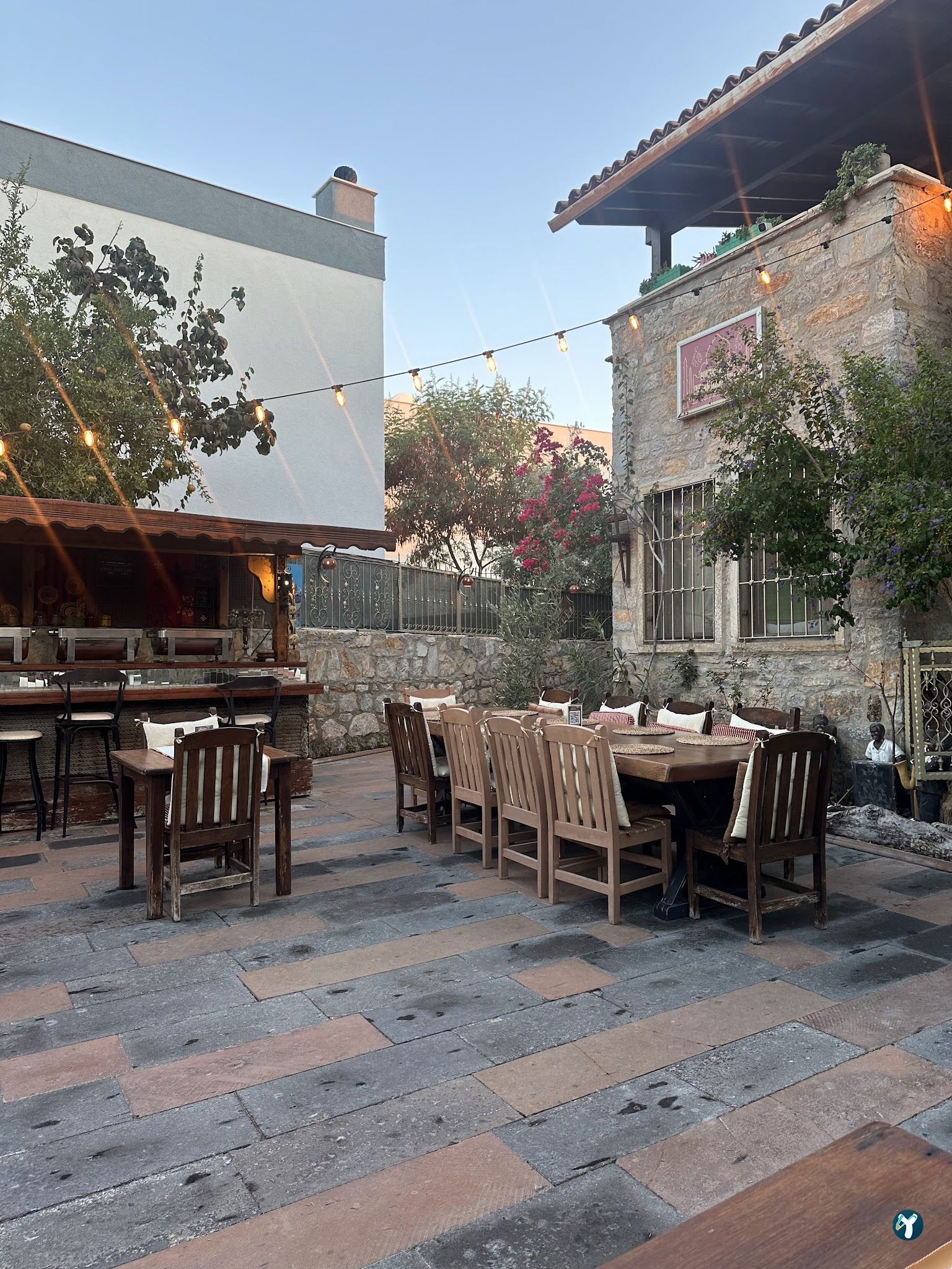 Bombay Cottage İndian Restaurant