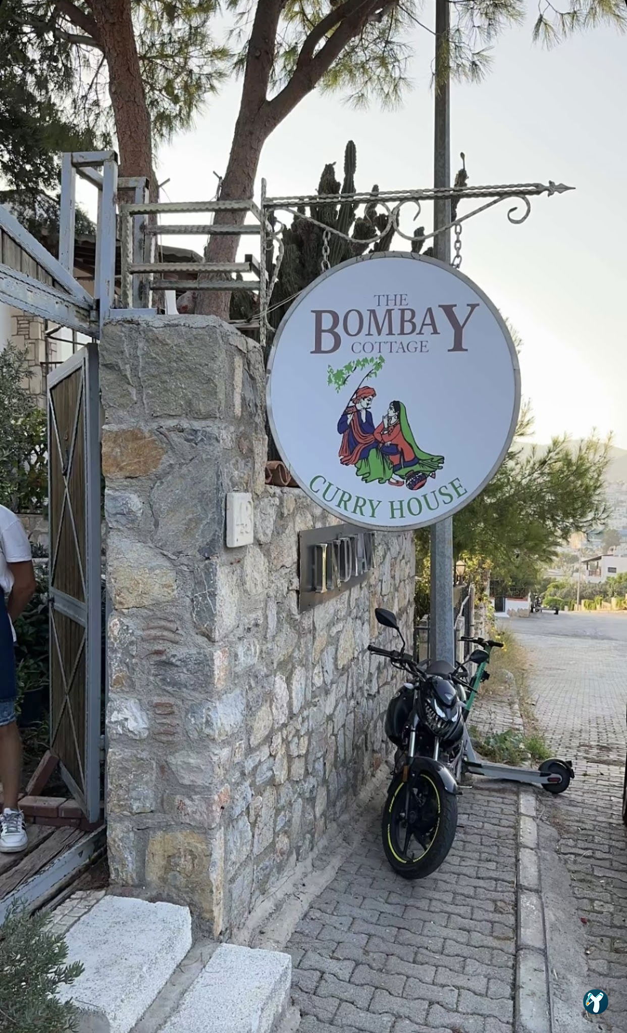Bombay Cottage İndian Restaurant