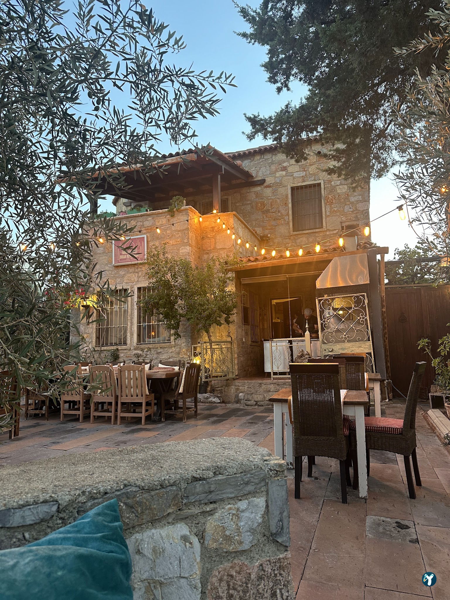 Bombay Cottage İndian Restaurant