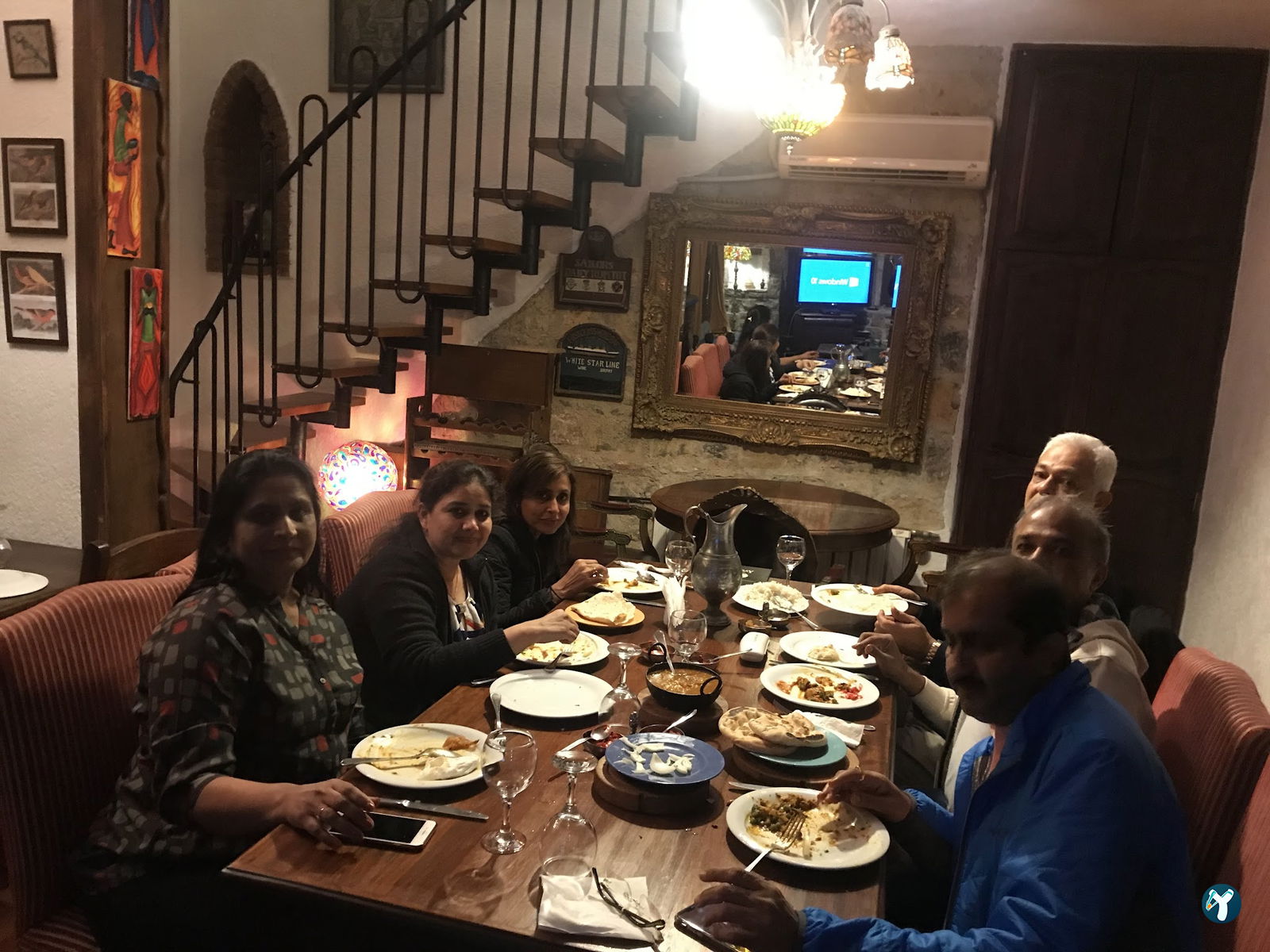 Bombay Cottage İndian Restaurant