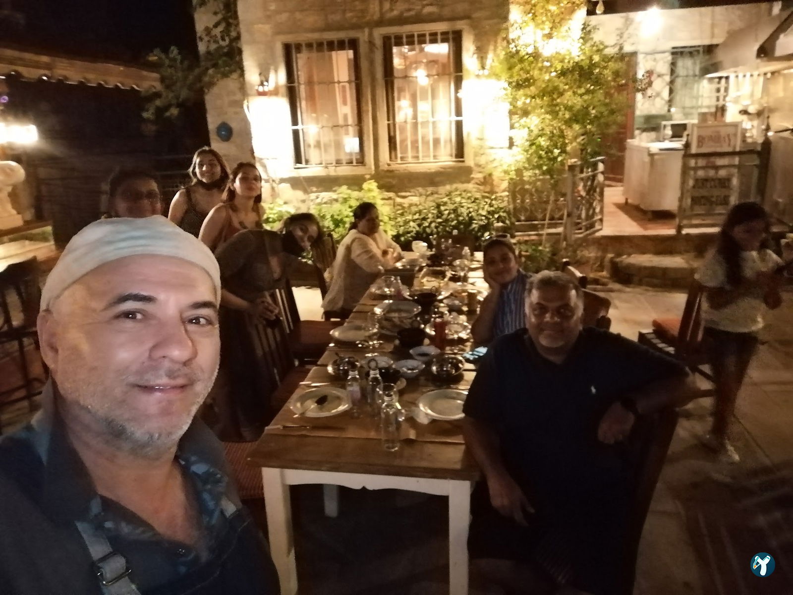 Bombay Cottage İndian Restaurant