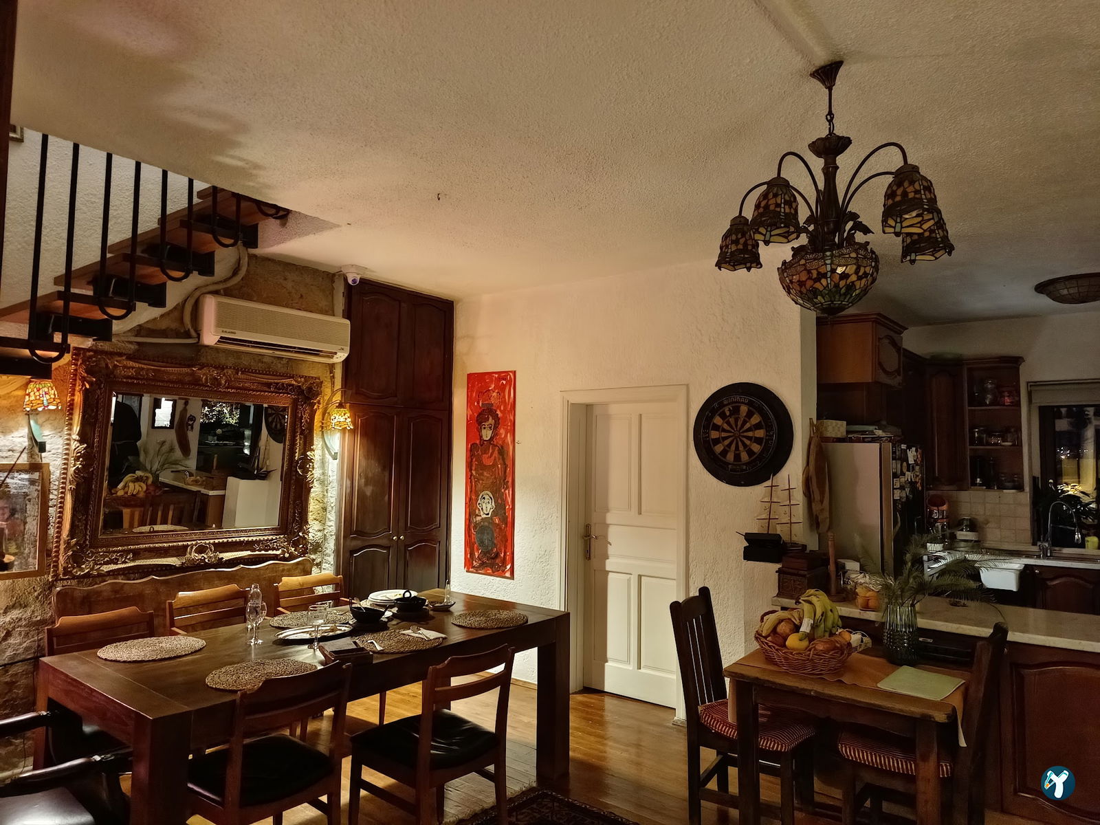 Bombay Cottage İndian Restaurant