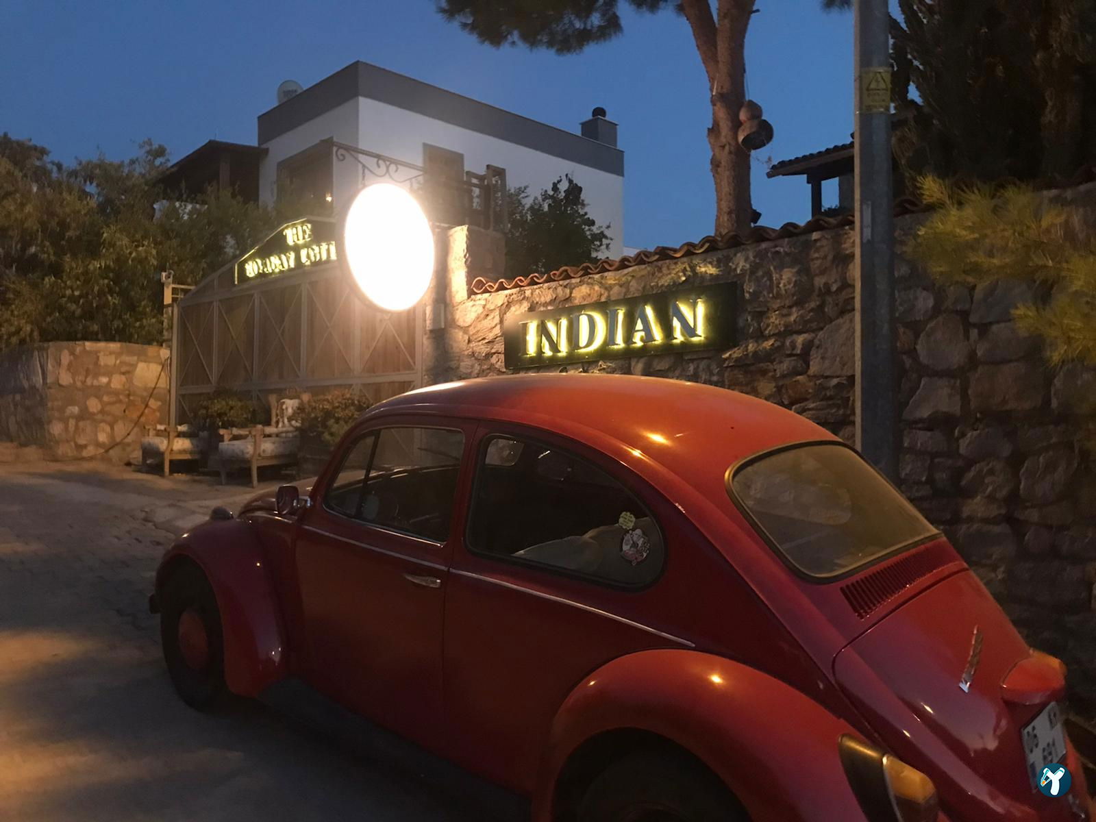 Bombay Cottage İndian Restaurant