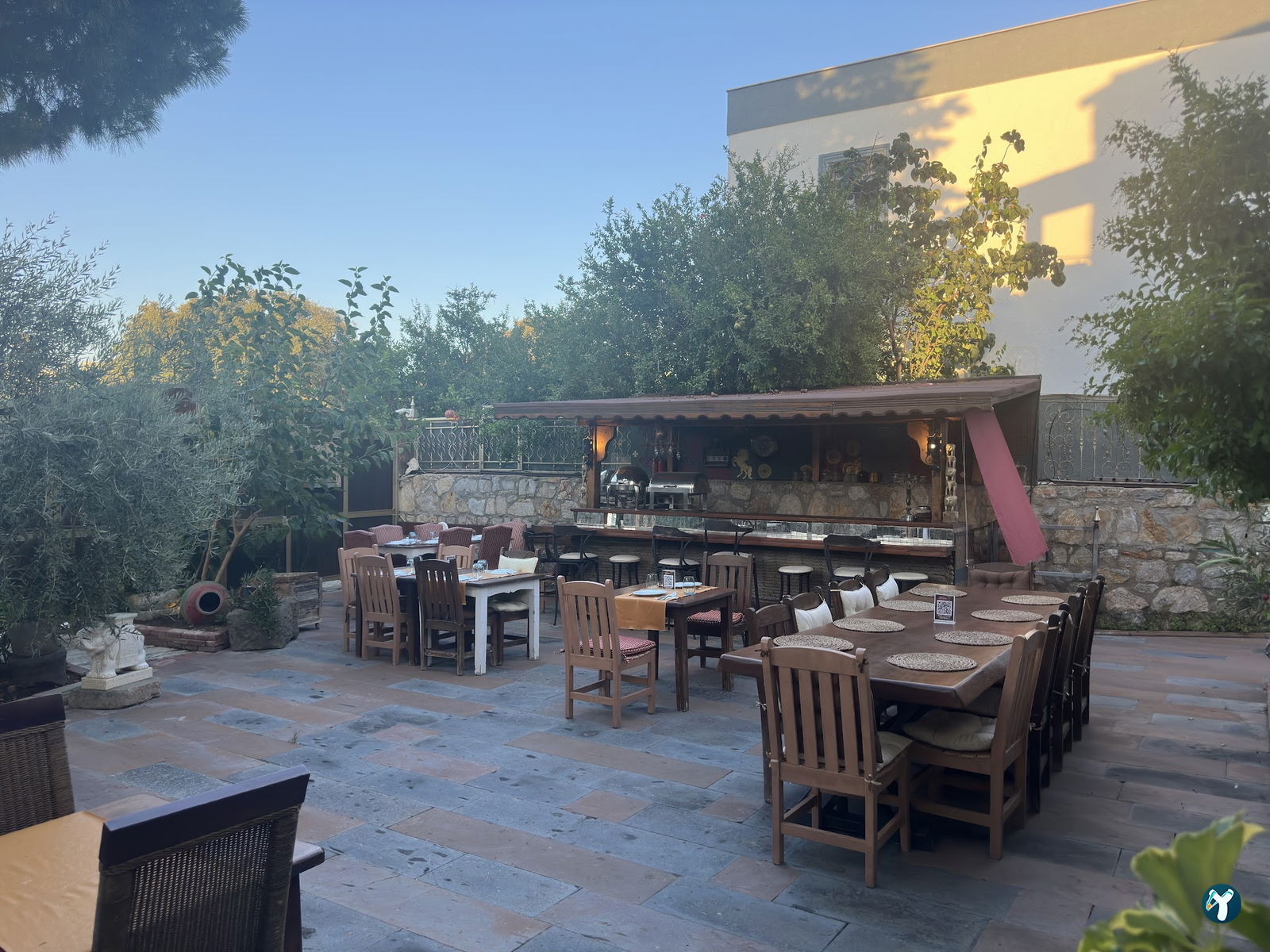 Bombay Cottage İndian Restaurant