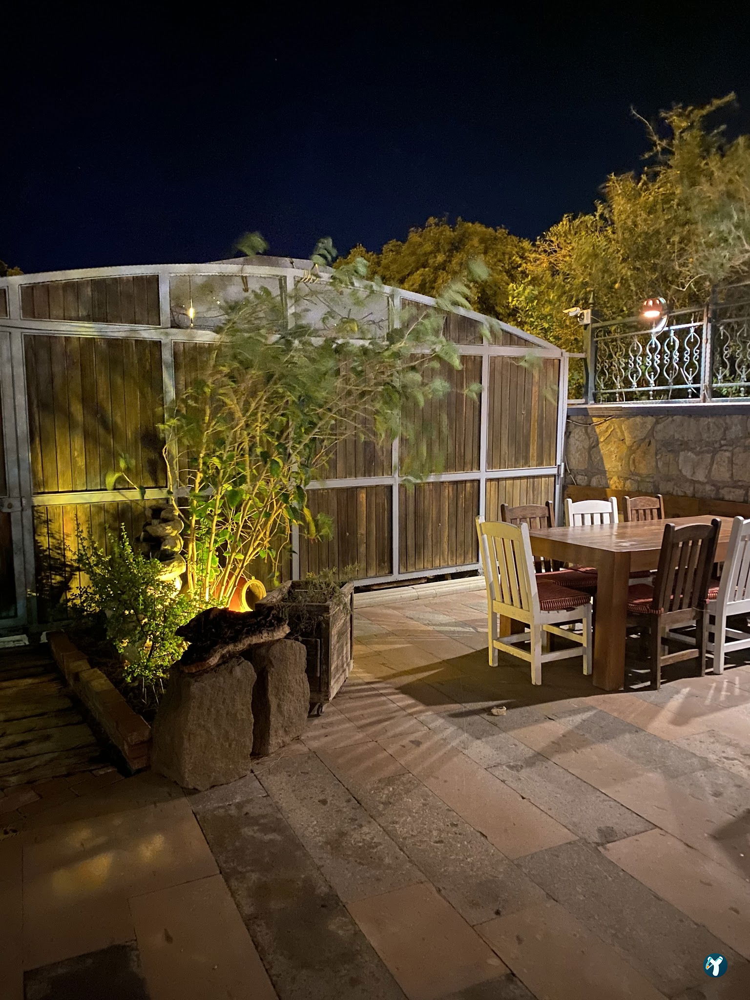 Bombay Cottage İndian Restaurant