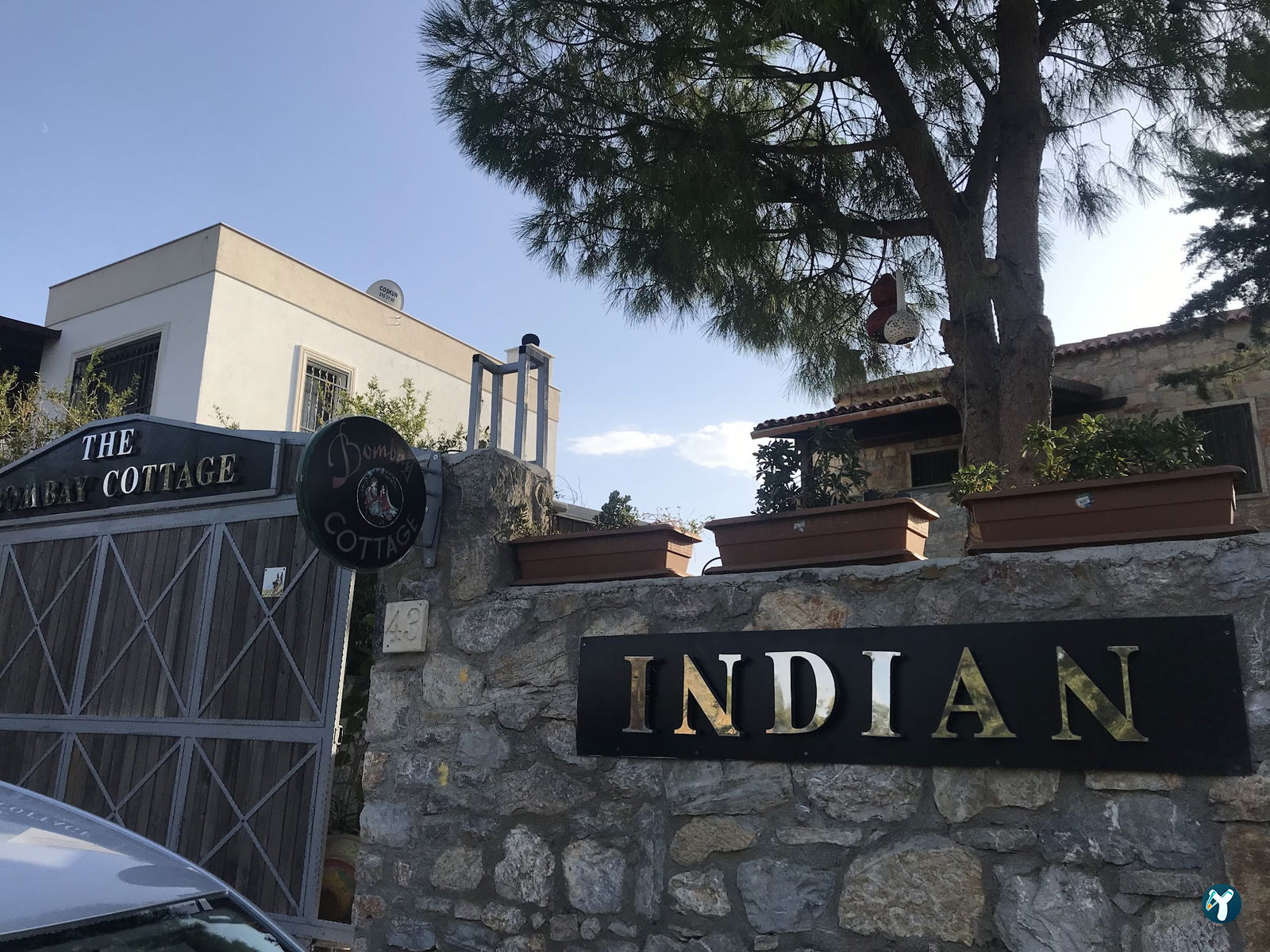 Bombay Cottage İndian Restaurant