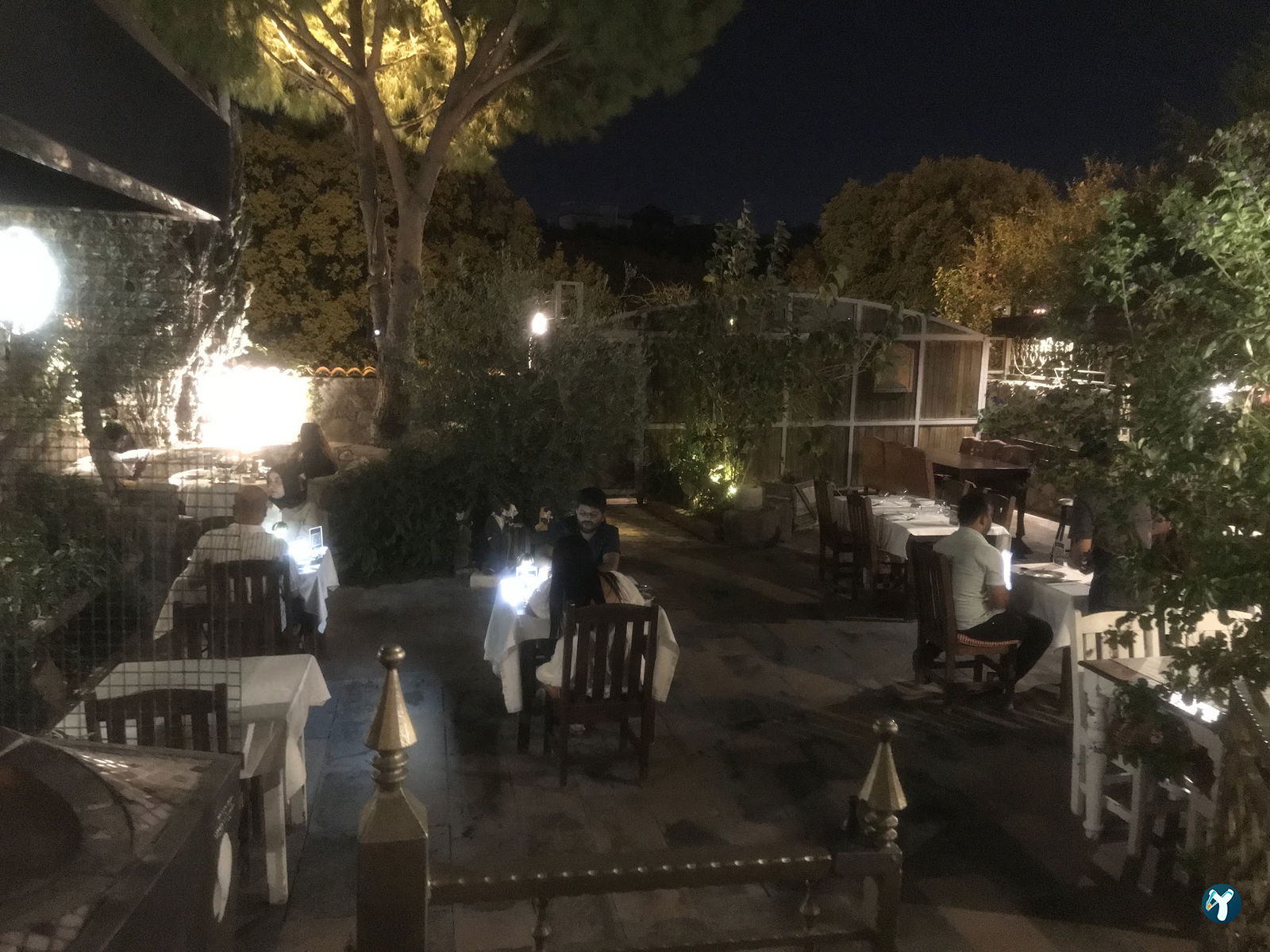 Bombay Cottage İndian Restaurant