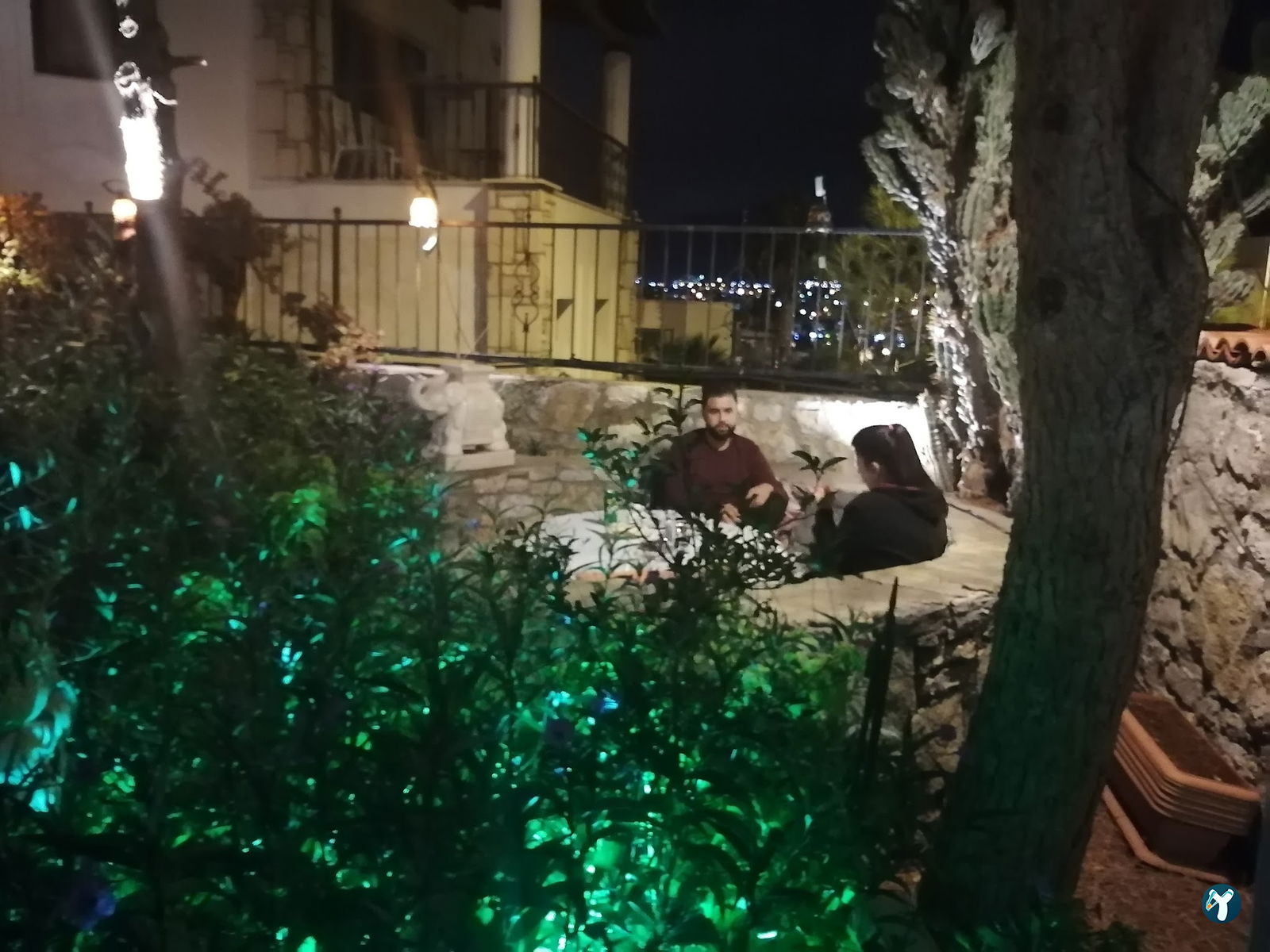 Bombay Cottage İndian Restaurant