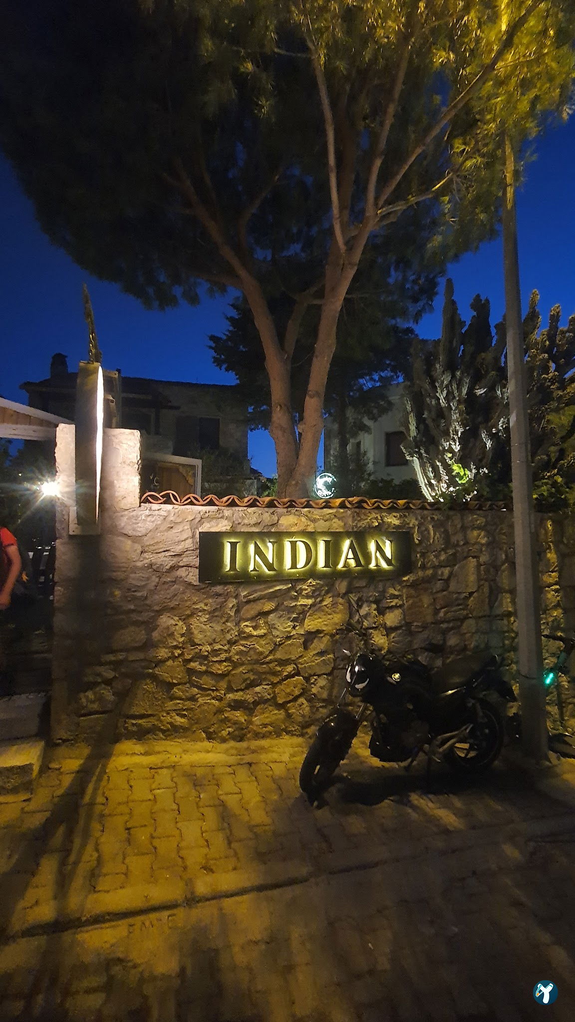 Bombay Cottage İndian Restaurant